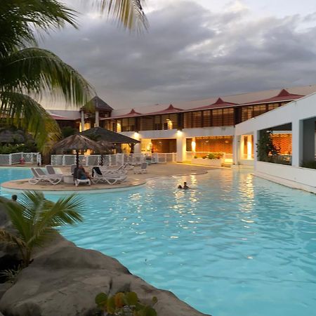 LE CAMASSIA - Studio de standing dans résidence privée avec accès Piscine et plage. Saint-Francois  Esterno foto