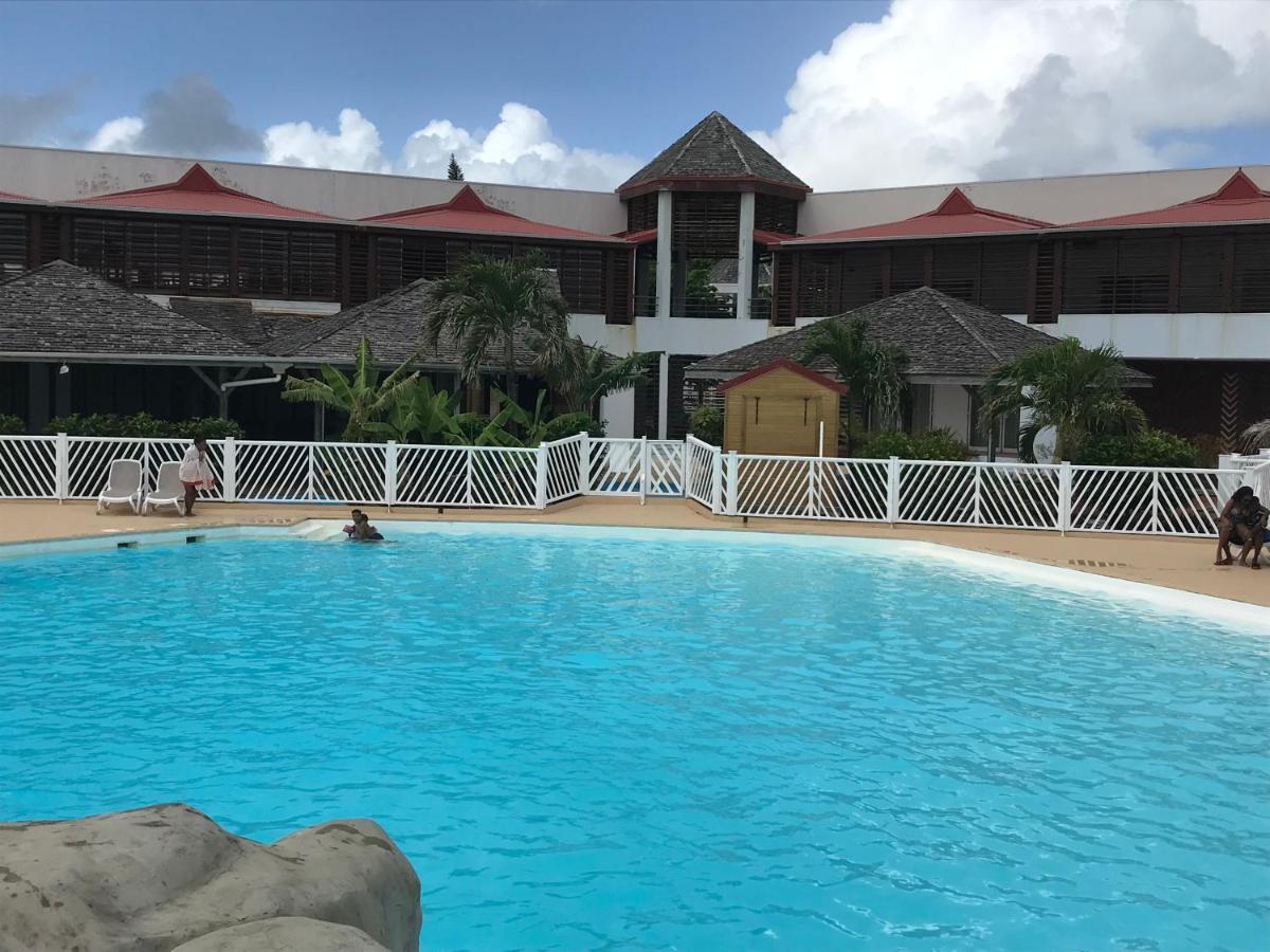 LE CAMASSIA - Studio de standing dans résidence privée avec accès Piscine et plage. Saint-Francois  Esterno foto