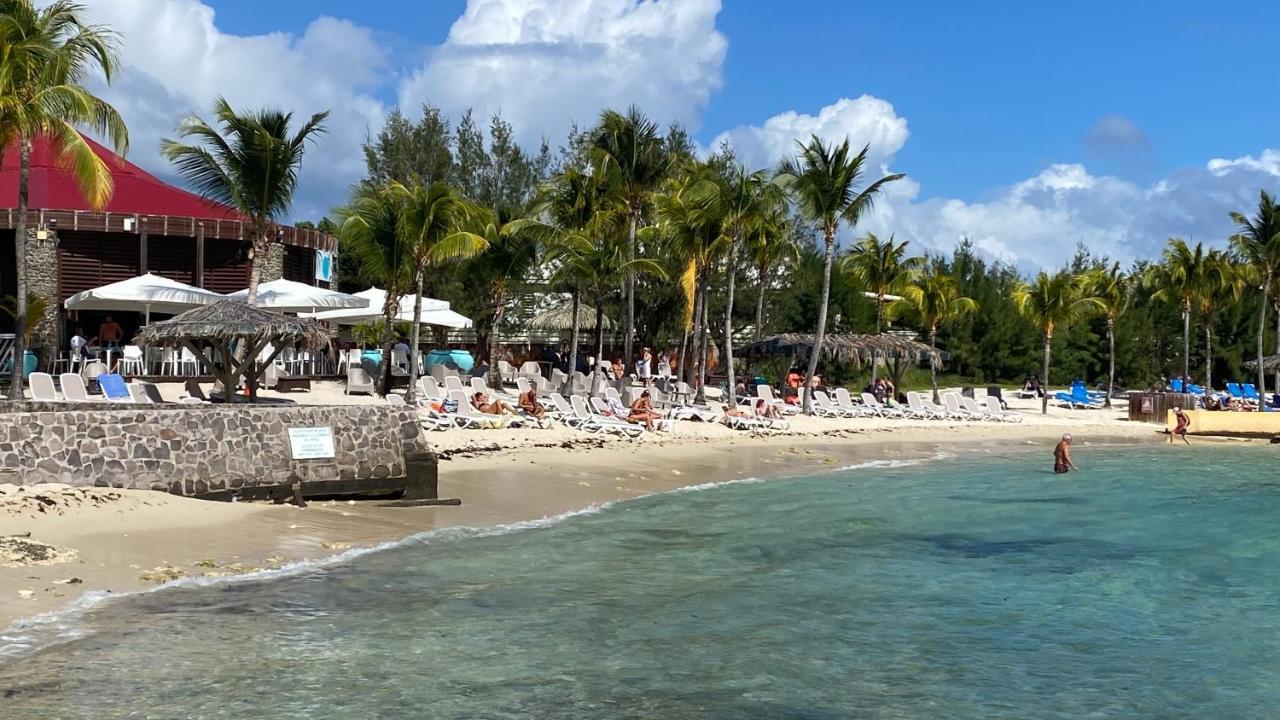 LE CAMASSIA - Studio de standing dans résidence privée avec accès Piscine et plage. Saint-Francois  Esterno foto